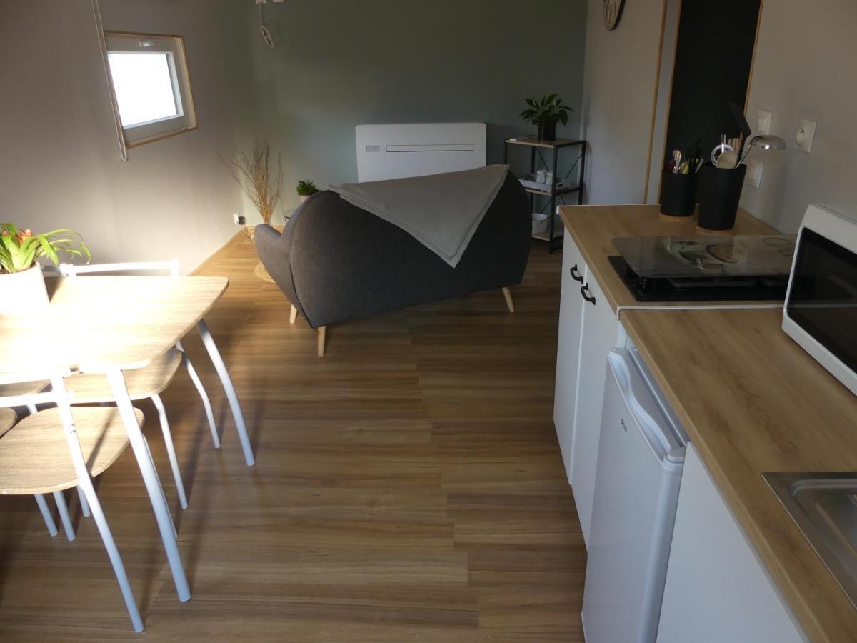 Charmant Studio 35M² Au Calme Proche Du Circuit Apartment Saint-Gervais en-Belin Luaran gambar