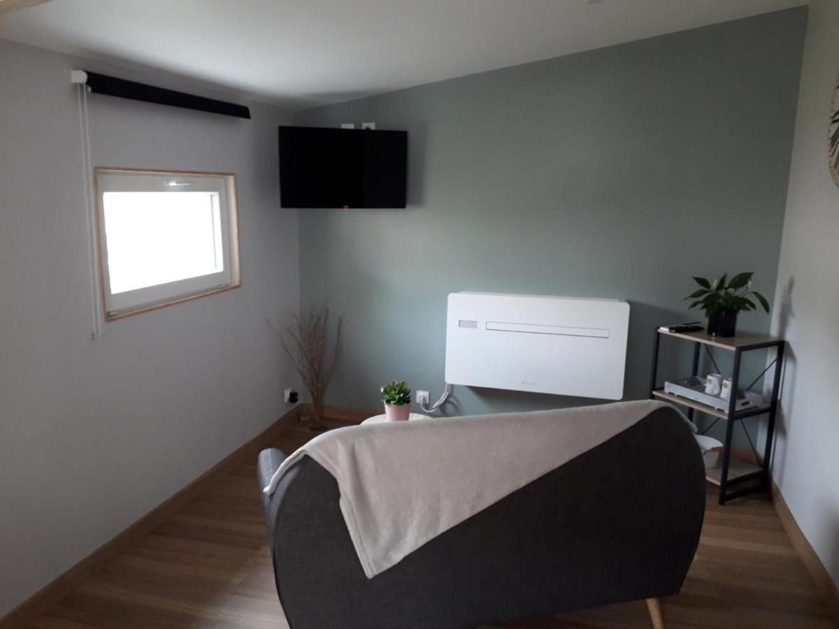 Charmant Studio 35M² Au Calme Proche Du Circuit Apartment Saint-Gervais en-Belin Luaran gambar
